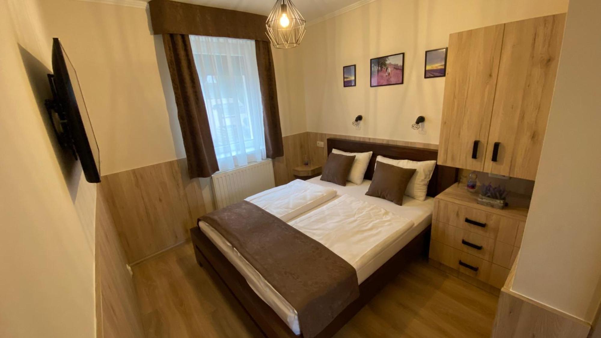 Levendula Vendeghaz Hotel Gyor Exterior photo