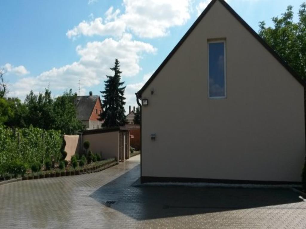 Levendula Vendeghaz Hotel Gyor Exterior photo